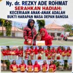 Ny. dr. Rezky Ade Rohmat Serahkan Hadiah: Keceriaan Anak-Anak Adalah Bukti Harapan Masa Depan Bangsa Screenshot_2026-08-14-13-13-48-19_59ca41e6dac314271693cecb12ac99dc